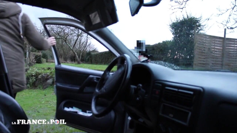 Papy Viewer: Une jeune BBW brune se fait baiser en levrette