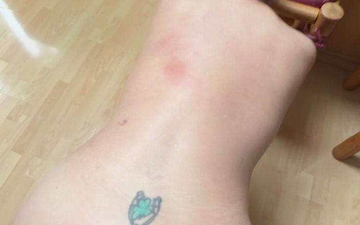 Bonewizzard69: Bonemaiden bomba pawg moglie matura scuote il culo in cucina