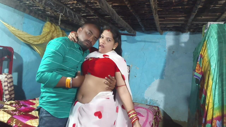 Sona bhabhi: Hot Indian Desi Bhabhi Romance and Kissing Scenes and Fucked...