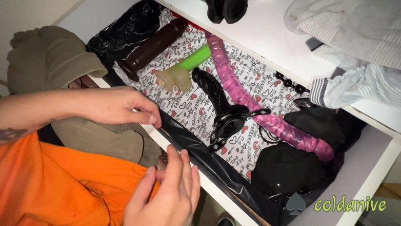 COLDANIVE: Zungenanal, hartes pegging, arsch und eier lecken