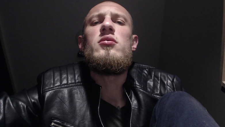 Hunky time: レザージャケットとブーツのホットマスター。