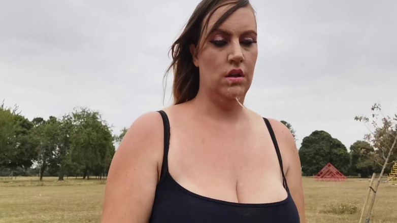 CumslutJayne: Outdoor BJ with Cum Walk - British Big Tits MILF