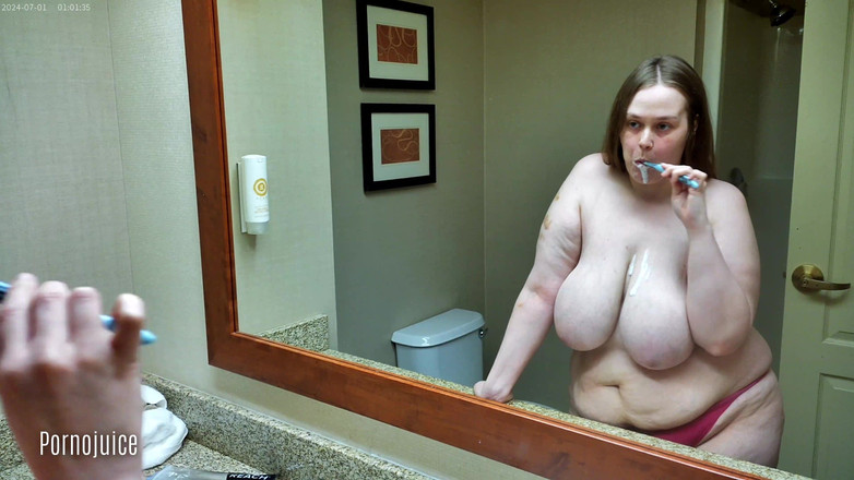 PornoJuice Faphouse: Bbw vú to tôn thờ bàn chải đánh răng vú với...