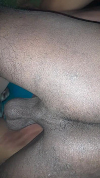 Une Indienne se fait baiser la chatte