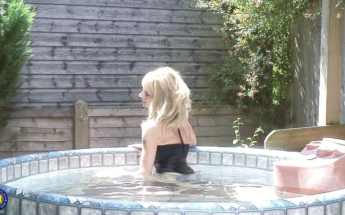 Mature Solo NL: Small titted blonde mature plays with her pussy outdoors