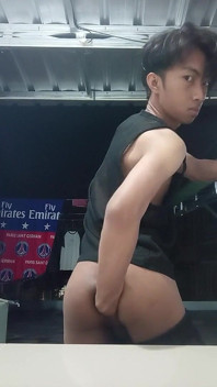 Anal Fisting in Public Place
