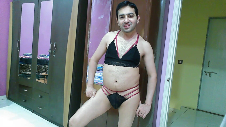 Cute & Nude Crossdresser: Söt och sexig sissy crossdresser femboy Sweet Lollipop testar ett...
