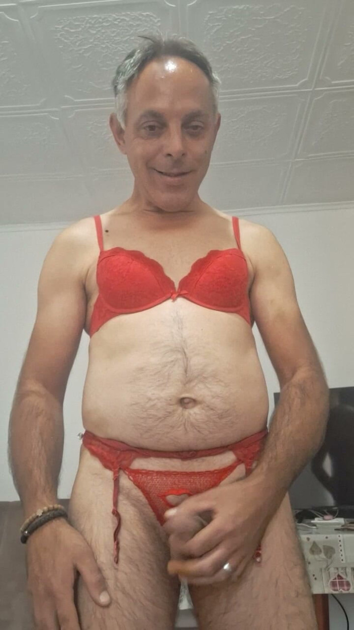BeataBende: Extremo escancarado com uma mini basquete e um plug anal...