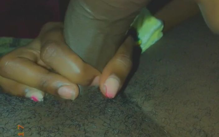 RudebwoyG: Mi hermanastra se salta clases solo para darme una mamada
