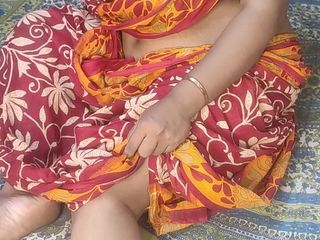 Sexy Indian babe: Indická sexy bhabi Sruti má sex ve svém pokoji, tak...