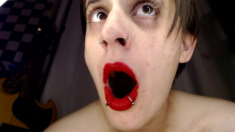 Abby Anna: bambola rossetto rosso
