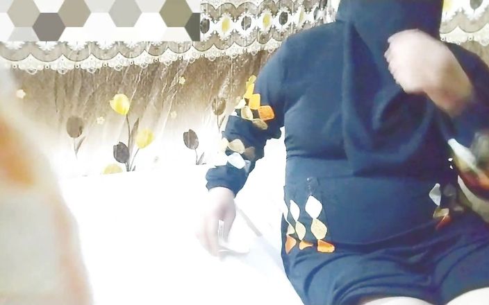 Ahmed and Samah: Sexo con el marido de sus hijastras, follando su coño