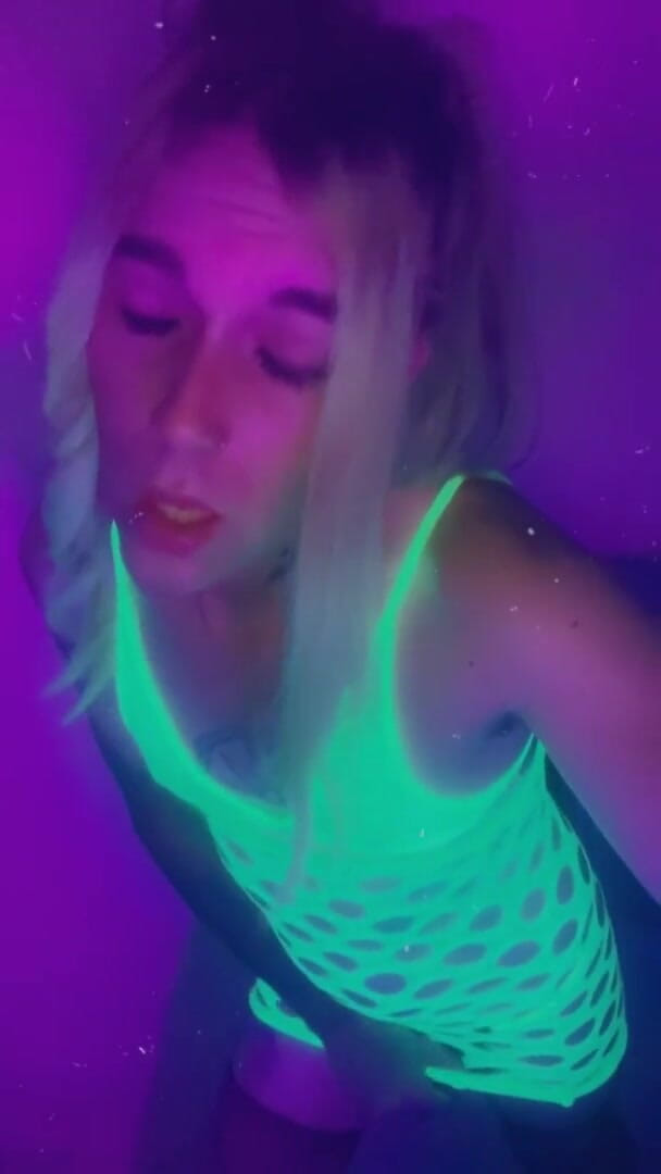 CarmenMelatonin: Sexy lingerie Rave Gurl