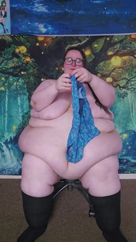 SSBBW Puts Clothes on After Shower Body