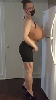 Shanneltrav - Sexy Body Rolling