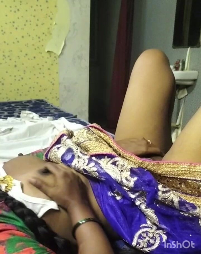 Funny couple porn studio: 村拉贾德哈尼女孩 第三部分