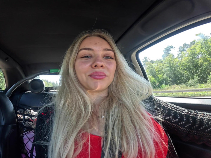 Queen_of_BDSM: Paní Pisses!