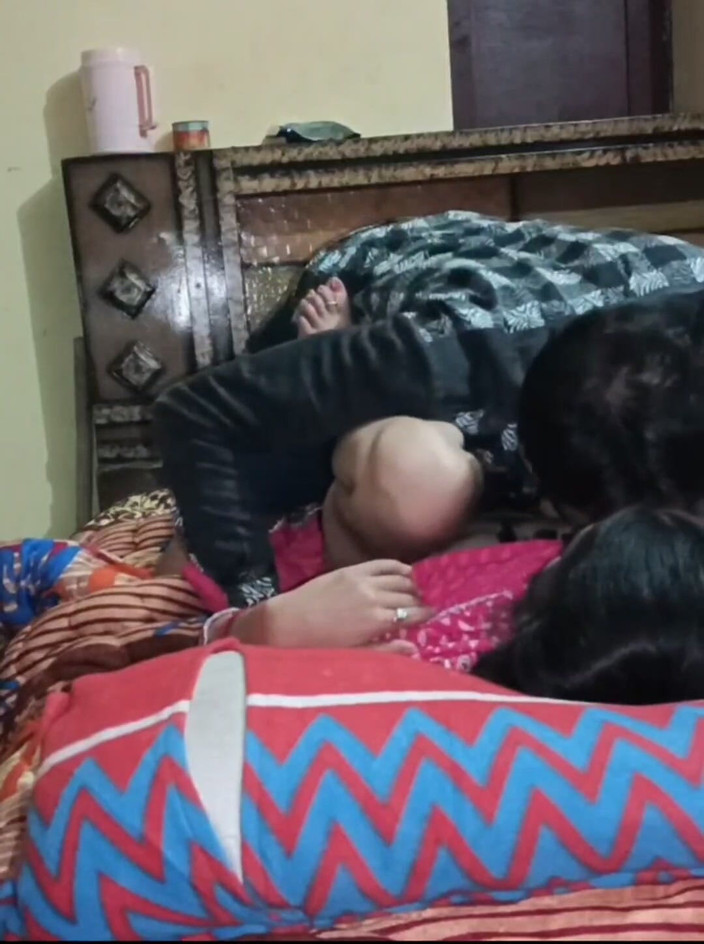 sashaa: Indisches jungfräuliches mädchen hart von freund überlegt 1