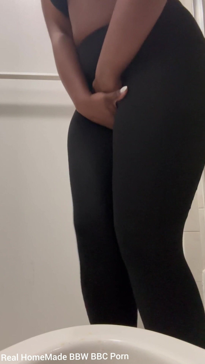 Super sexy ebony cuties: Desperate for a Wee Cutting My Legs Pissing POV in...