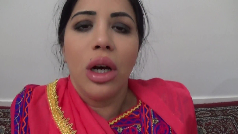 Amateur Homemade Porn: Velký zadek arabské macechy šuká svého 18letého nevlastního syna