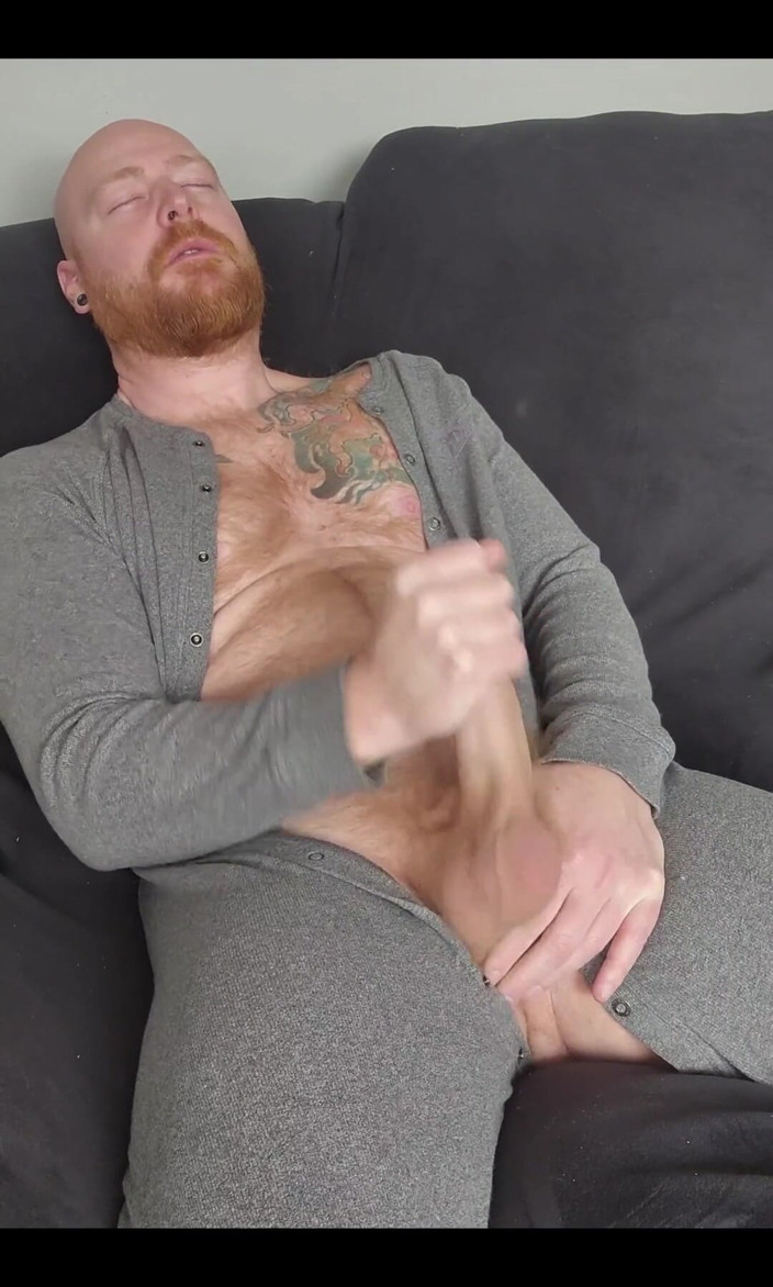 Logan Stanley: Это поглаживание моего хуя в моем союзе, костюм, вид дня