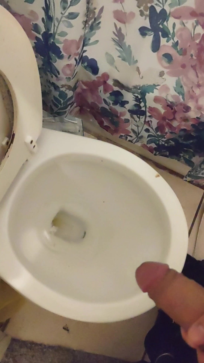 Brandon: Pancut dalam bilik air