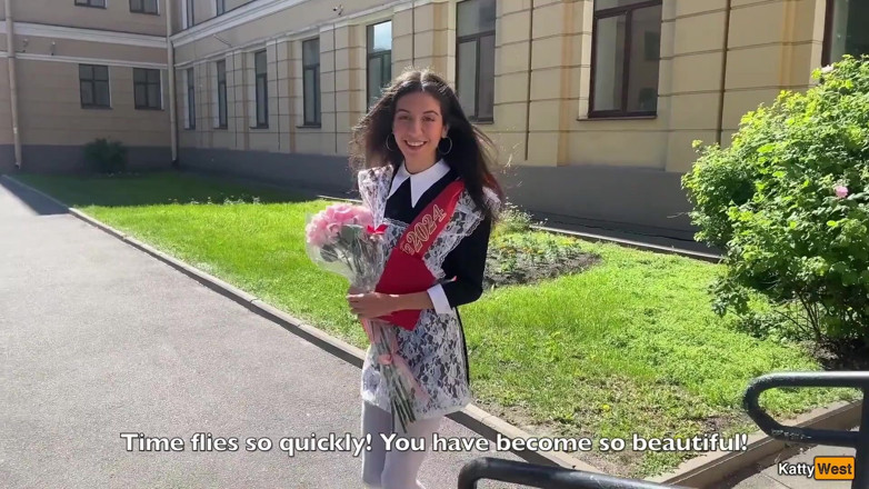 Katty West: L-am invitat pe colega mea de clasă să se uite...