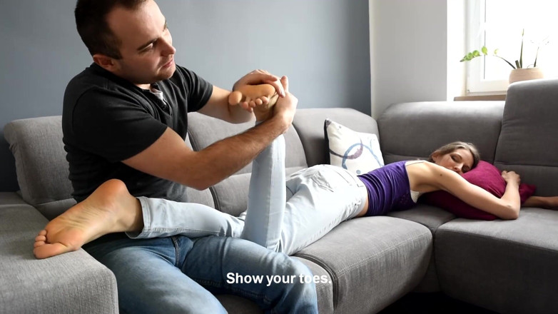 Czech Soles - foot fetish content: Похмілля, сексуальні великі ноги і божевільне поклоніння ногам!