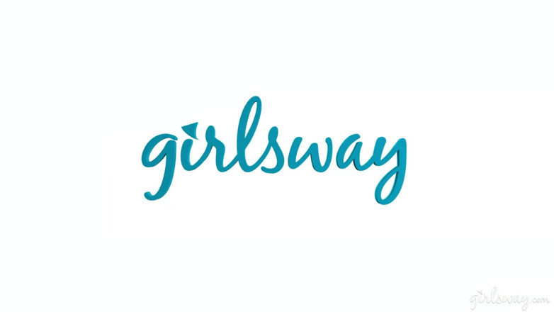 Girlsway: Girlsway - Violet Starr Cheats with Skye Blue in Steamy Interracial...