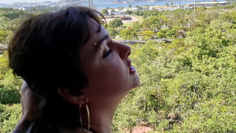 Candy Kush: Baise par une fenêtre avec une superbe vue depuis Rio...