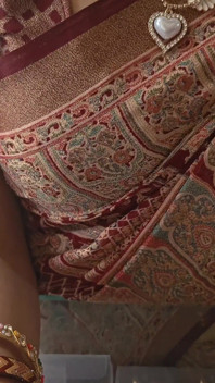 Bhabhi lutschte meinen schwanz im Austausch gegen bh und höschen im Shop
