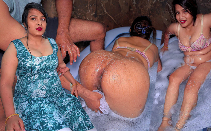 pinki_cute: My Hot Stepmom Takes Help for Bath, Stepson Watches Her...