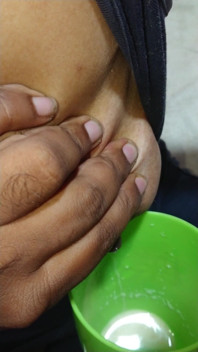 Bini MILF desi menghisap susu pada bobsnya oleh suaminya