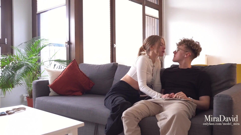 Yummy Mira: Real sextape amateur - joven pareja Mira David