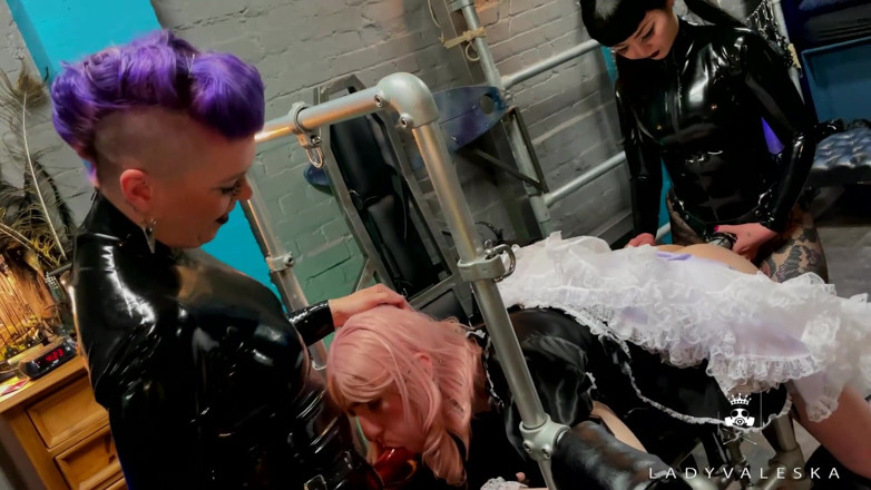 Lady Valeska: 신음하는 sissy spitroast