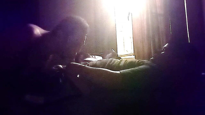 Tetto Michel: Fiul vecinului mă vizitează în secret pentru sex oral