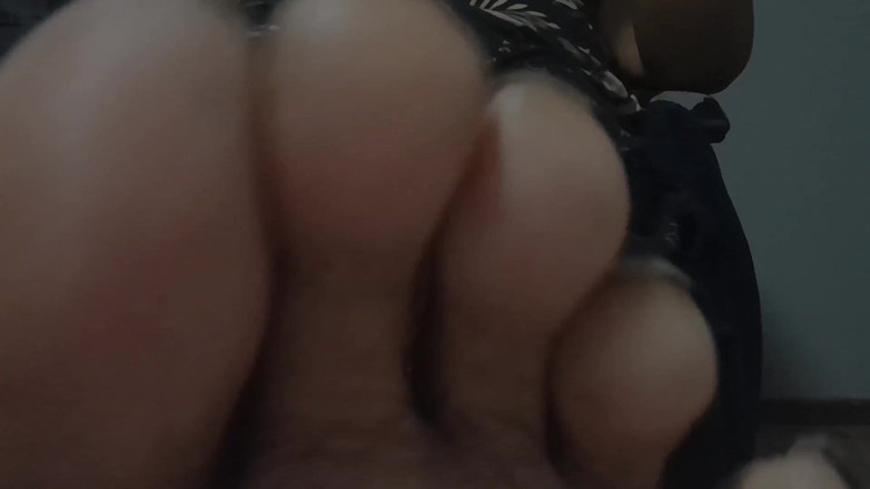 Eleasihle Esma: 입에 대고 엉덩이를 벌리는 트랜스 토