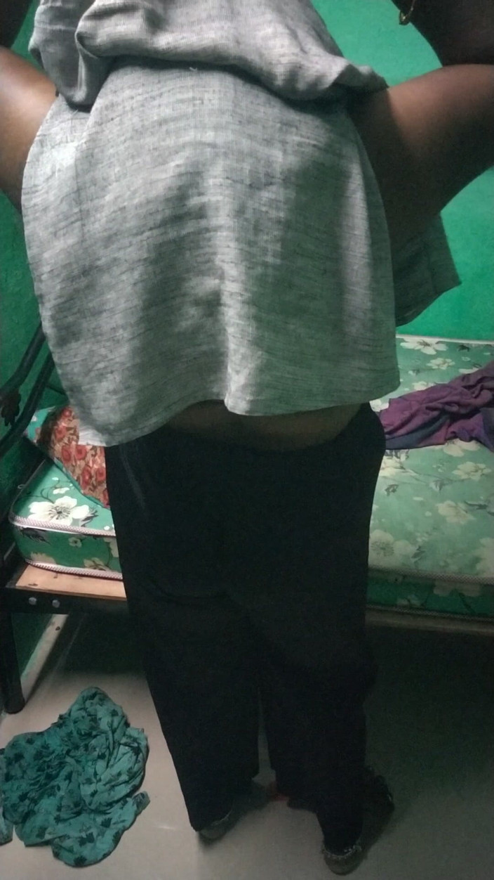 Tamil lesbian: ドレスを着てホットセックス