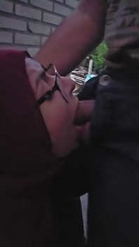 Blowjob at the Entrance of the House Mia Niqab