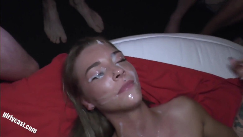 Girlycast: La teen magra pia primo creampie e bukkake in una...