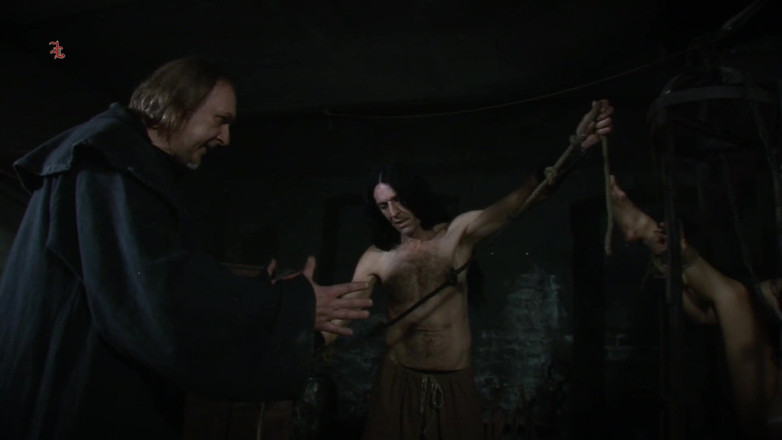 Inquisition and prison world: Caged Asian Witch Gets Her Orgasm From a Rough Knotted...