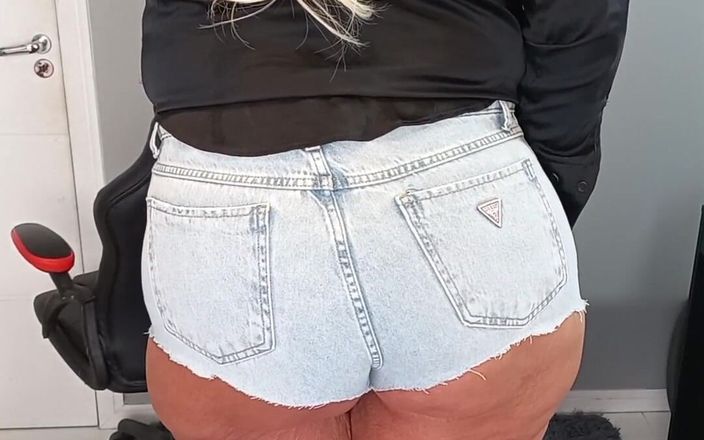 Sexy ass CDzinhafx: 我的屁股穿着新短裤