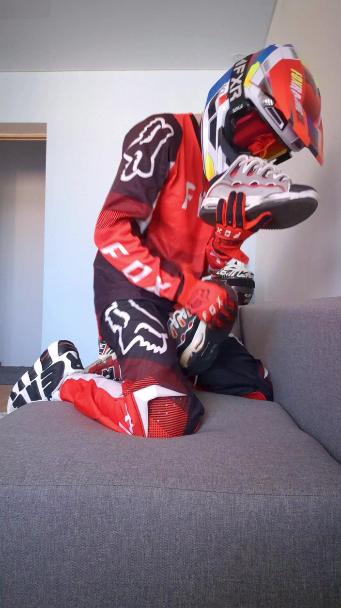 Sneakersmax98: I Put on Mxgear and Fuck My Osiris Sneakers
