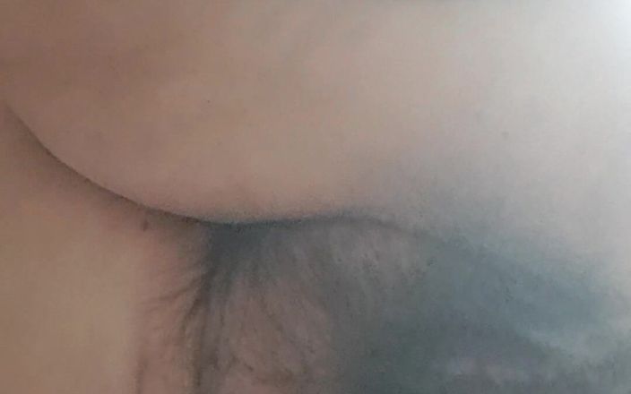 Mommy big hairy pussy: Olgun orta yaşlı seksi kadın domalıyor ve sikilebiliyor