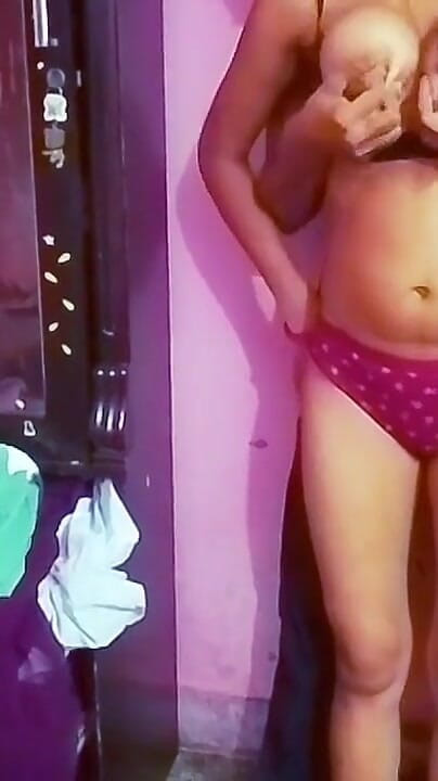 Desi Bhabhi Made Her Husband Happy by Wearing a Purple Sari (Hotannusex)