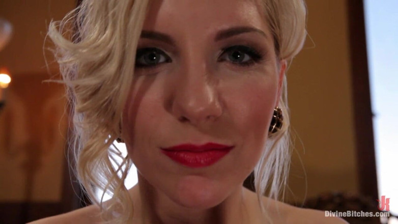 Divine Bitches by Kink: Herrin ashley fires lehrt dich, wie du deinen schwanz richtig...
