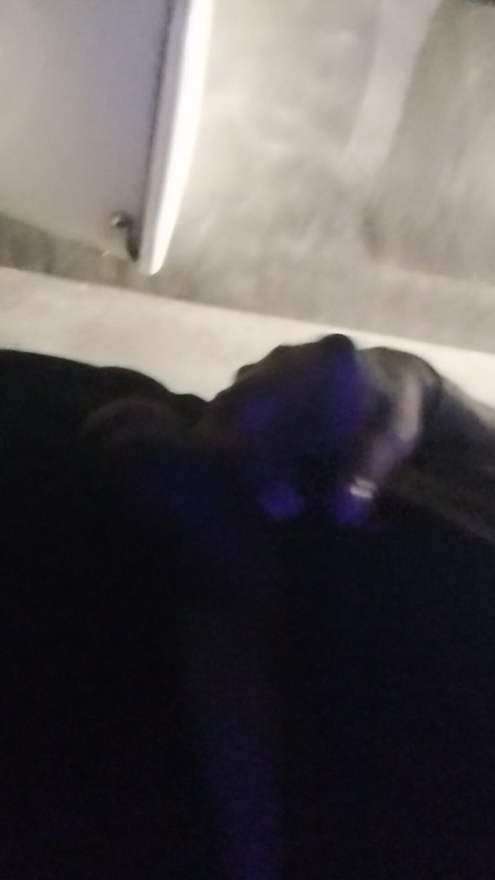 AlexAlejandro13: Ich möchte, dass du meine Eier und meinen Penis berührst