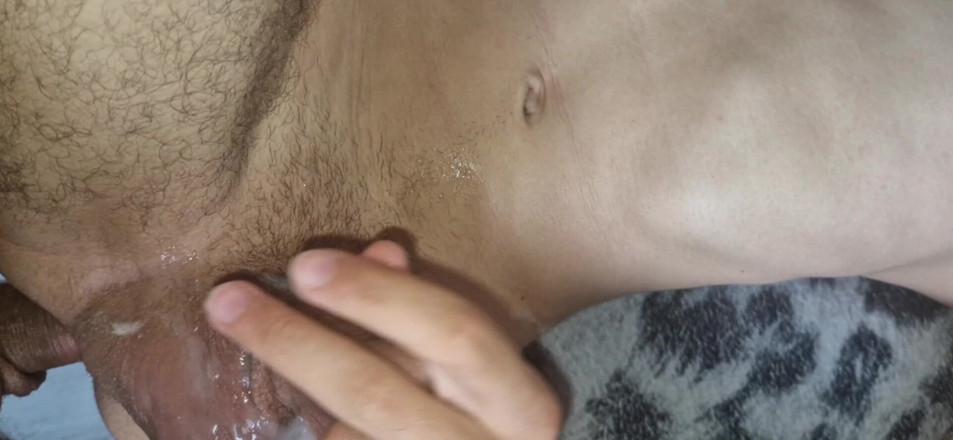 Dinar: Hij Neukte De Mietje Femboy Hard Op Tafel Zonder Condooms,...