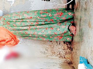 Rakul008: J’ai surpris une Indienne innocente en train de pisser debout...