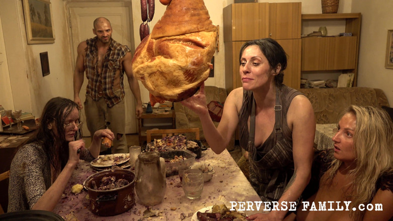 Perverse Family: Извращенная семья 28.3 (сезон 3): Грязные большие сиськи